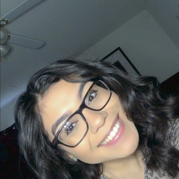 Meet your Posher, Letzy - Picture 5 of 6